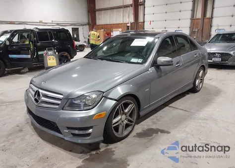 2012 Mercedes-Benz C 250 Sport из США, поврежденный, VIN WDDGF4HB4CR216921